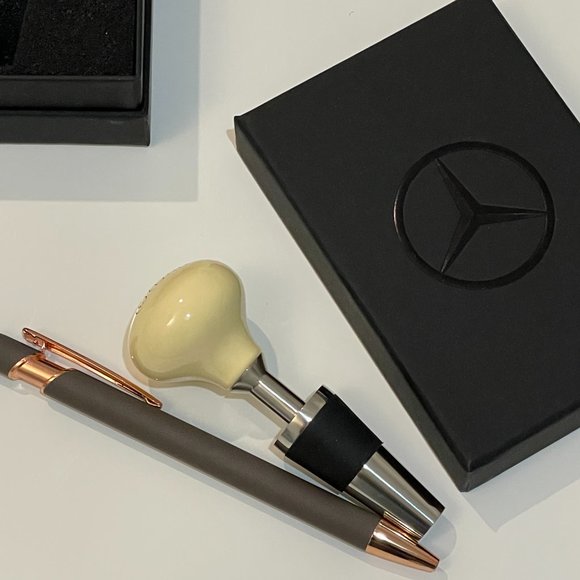 New Mercedes-Benz Classic Wine Stopper - Picture 5 of 6
